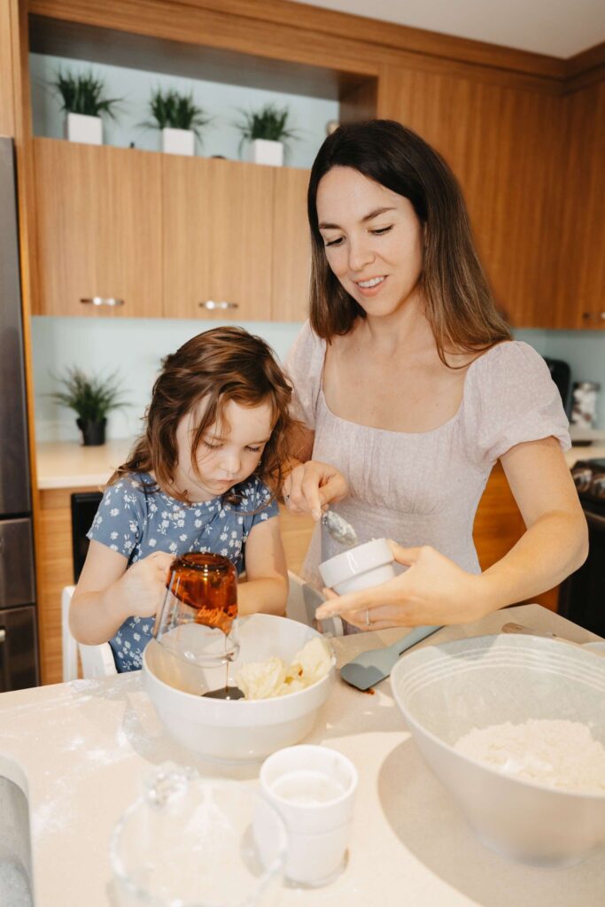 faire à manger avec ses enfants.